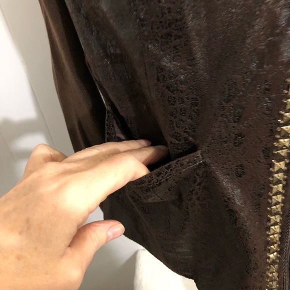 Women’s Brown Faux Leather Gold Studded Blazer. Size Small/Petite. - Picture 5 of 10